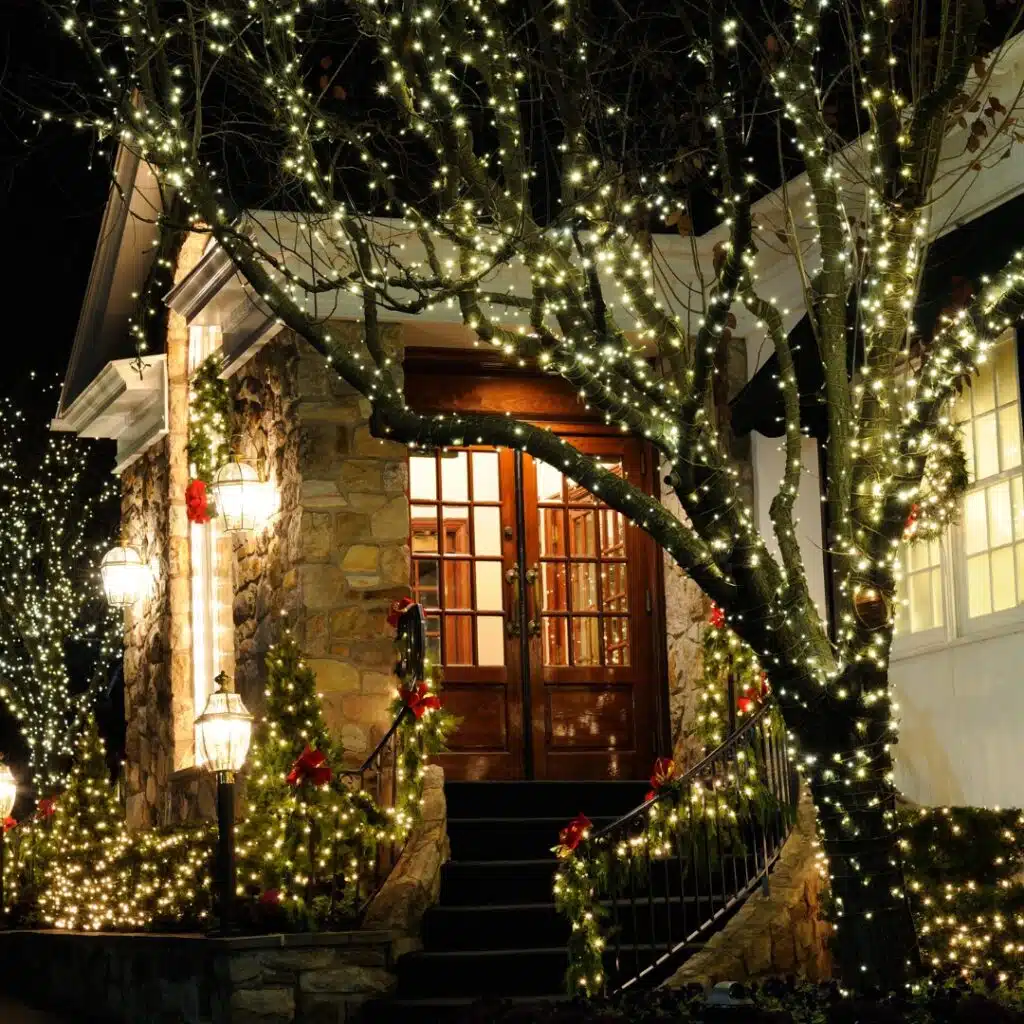 Modern wedding décor with LED lighting and floral arch – Gurgaon weddings